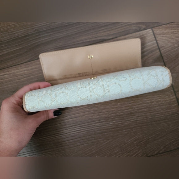 Calvin Klein wallet - Picture 14 of 14
